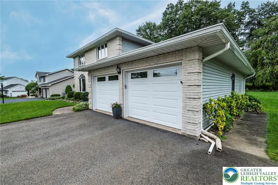419 Crestmont Street, Plainfield, PA 18072 - #3