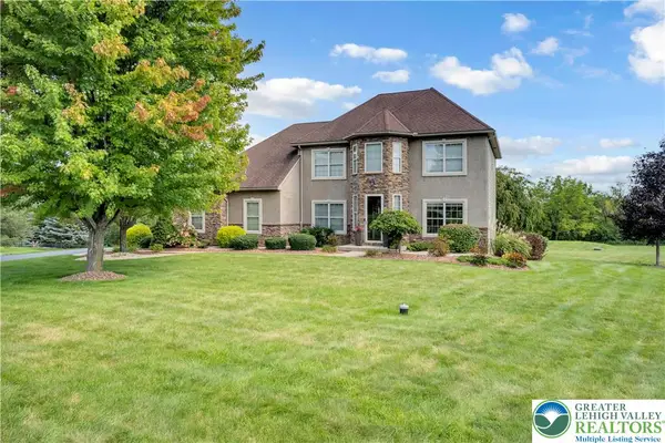 210 Eagle View Drive, Bushkill Twp, PA 18064