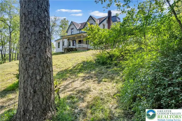 384 Henry Road, Bushkill Twp, PA 18064