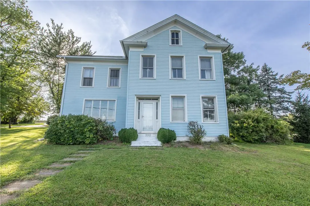300 S Delaware Drive, Upper Mount Bethel, PA 18343 - #1