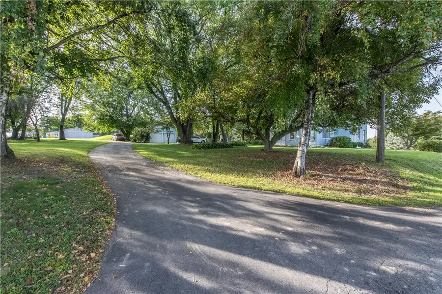 300 S Delaware Drive, Upper Mount Bethel, PA 18343 - #3