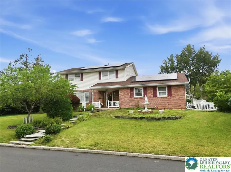 3303 Barklay Road, Hokendauqua, PA 18052 - #2