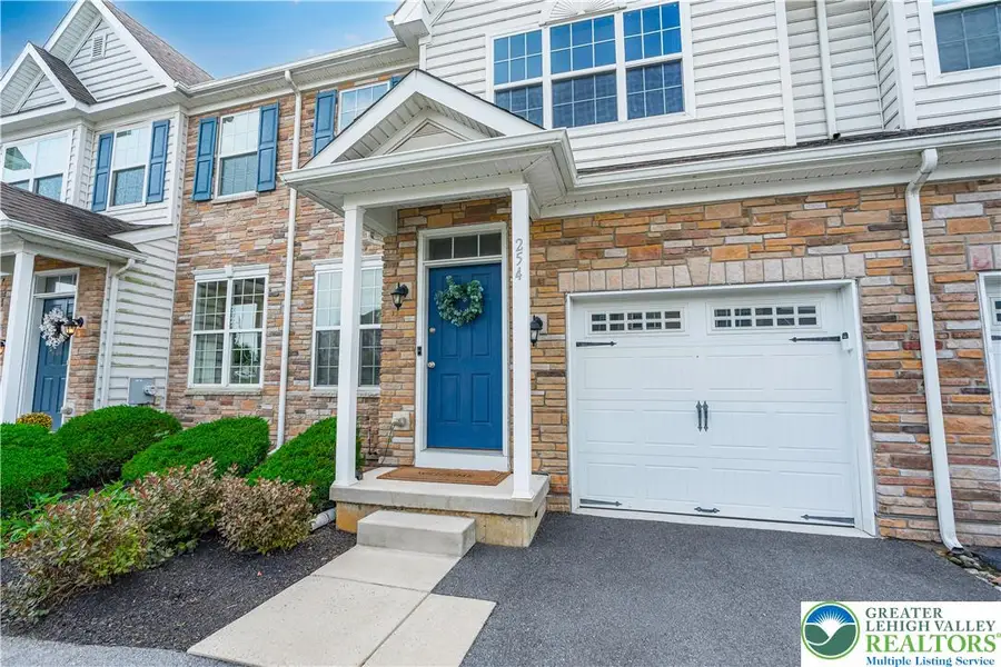 254 Redclover Lane, Upper Macungie, PA 18104 - #2