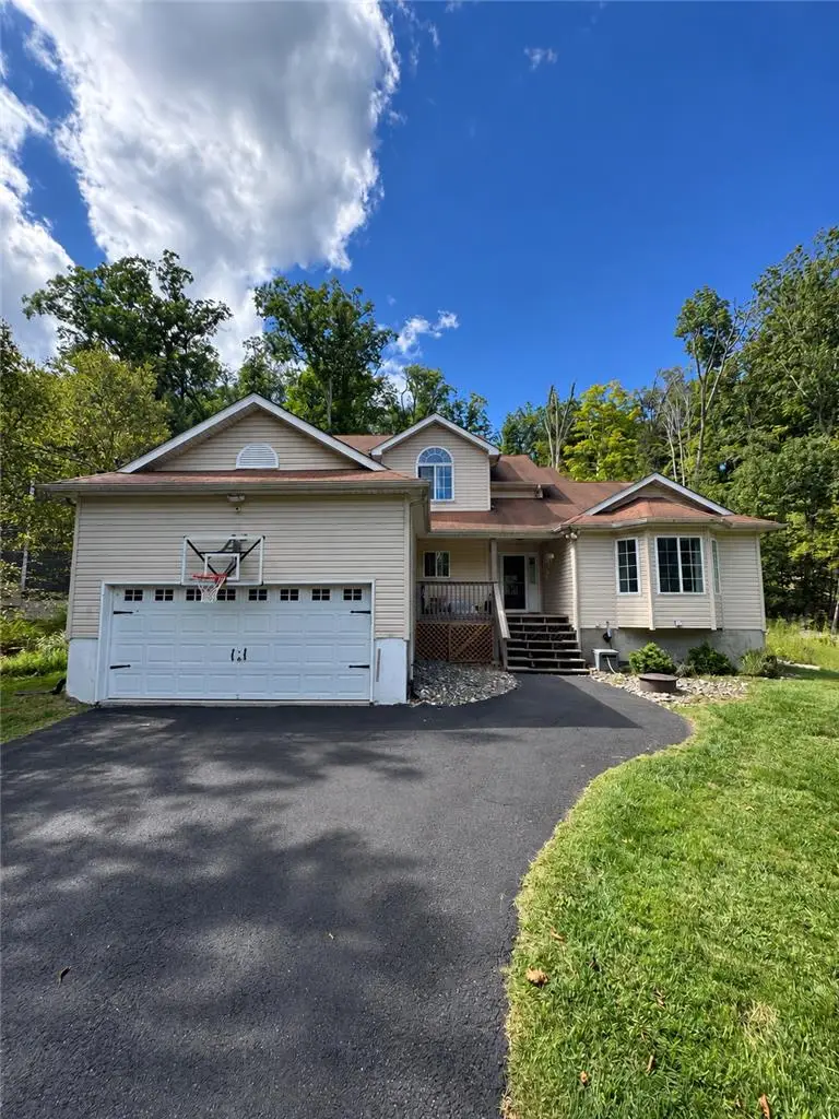 6043 Decker Rd, Saw Creek, PA 18324 - #2