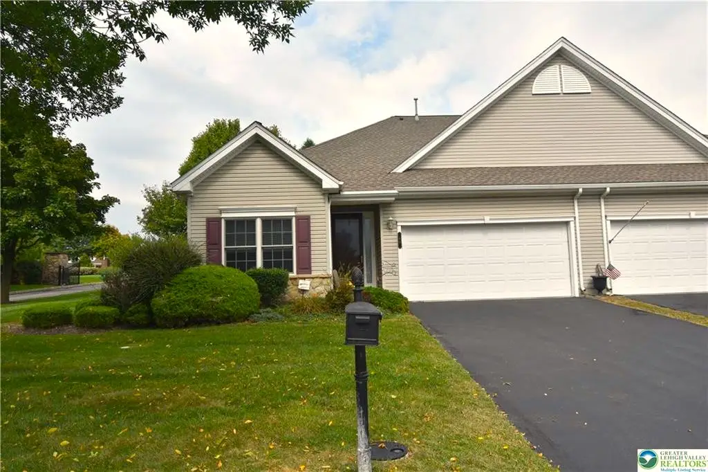 40 Glenmoor Circle N, Palmer Township, PA 18045 - #1