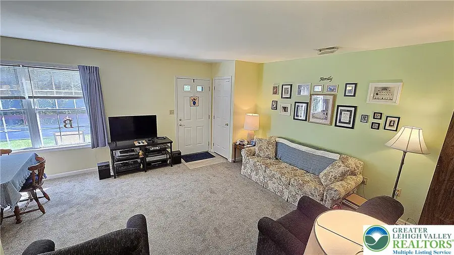 3131 E Church Circle #6, Hokendauqua, PA 18052 - #2