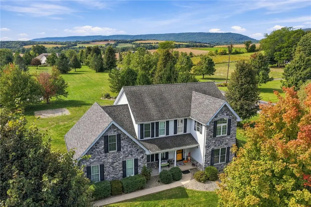 1695 Kings Court, Pen Argyl, PA 18072 - #1