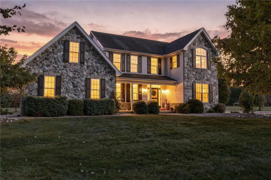 1695 Kings Court, Pen Argyl, PA 18072 - #2