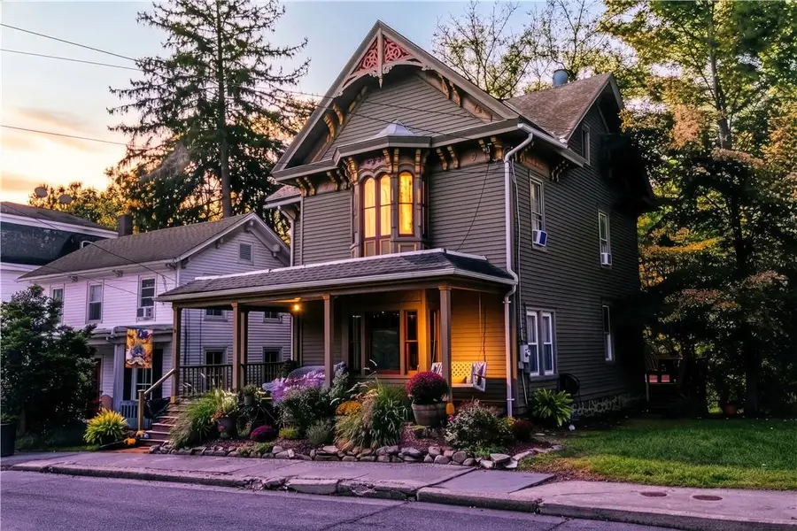 527 Delaware Avenue, Portland, PA 18343 - #2