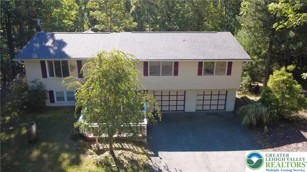 224 Tree Top Terrace, Chestnuthill Twp, PA 18360