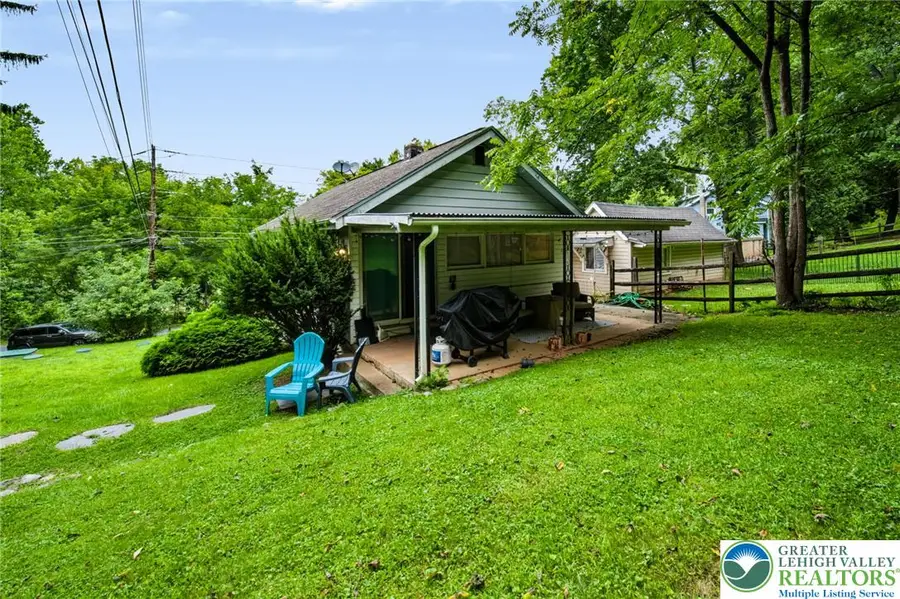 2242 Edgewood Avenue, Palmer Township, PA 18045 - #3