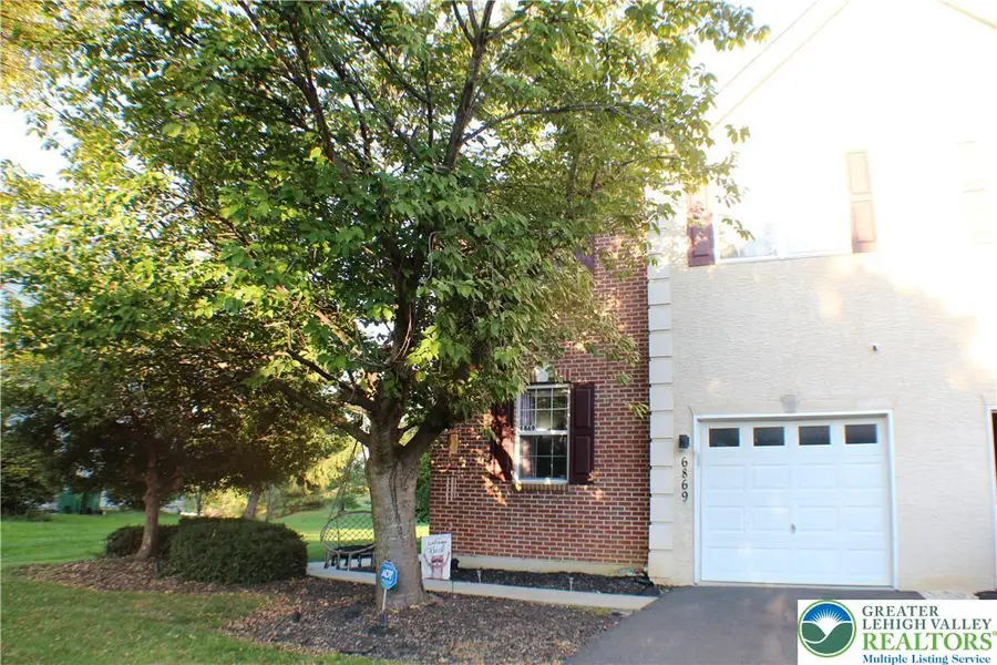 6869 Hunt Drive, Lower Macungie, PA 18062 - #2
