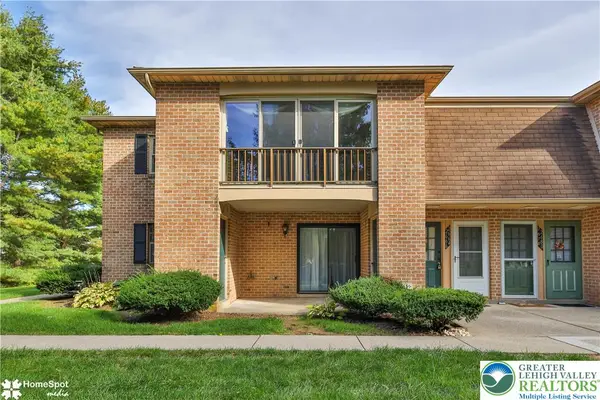 2666 Rolling Green Place, Macungie Boro, PA 18062