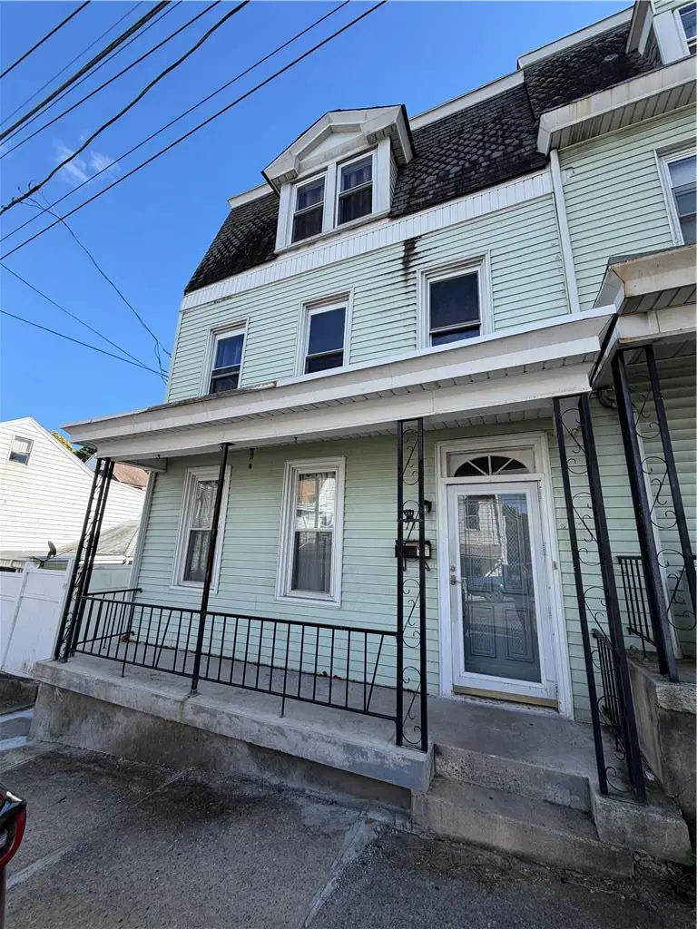 713 W Laurel Blvd, Pottsville, PA 17901 - #2