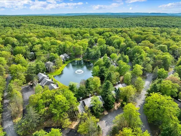 216 Snow Ridge Circle, Lake Harmony, PA 18624