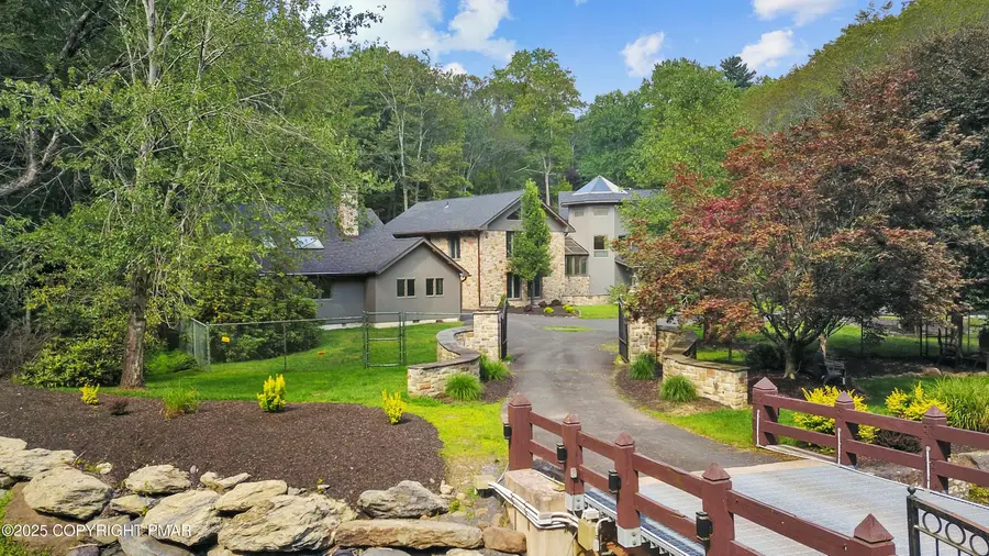 386 Camelback Road, Tannersville, PA 18372 - #2