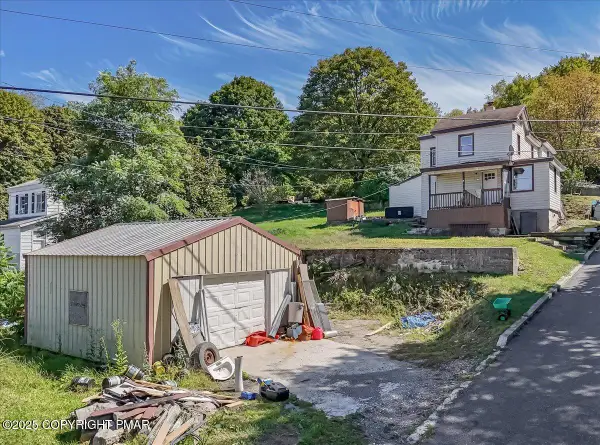 45 W Vernon Street, Summit Hill, PA 18250