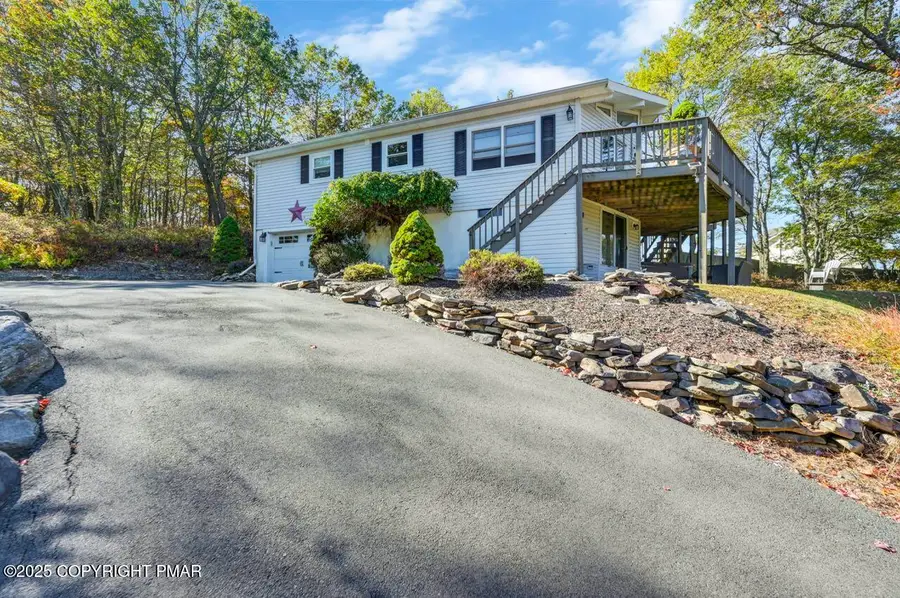 112 N Glade Court, Long Pond, PA 18334 - Image #2