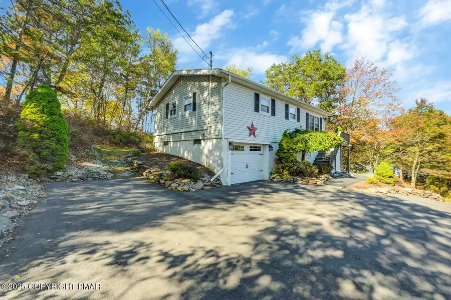 112 N Glade Court, Long Pond, PA 18334 - Image #3