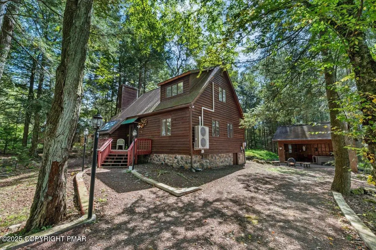 512 Sir Jeoffrey Court, Pocono Lake, PA 18347 - Image #1