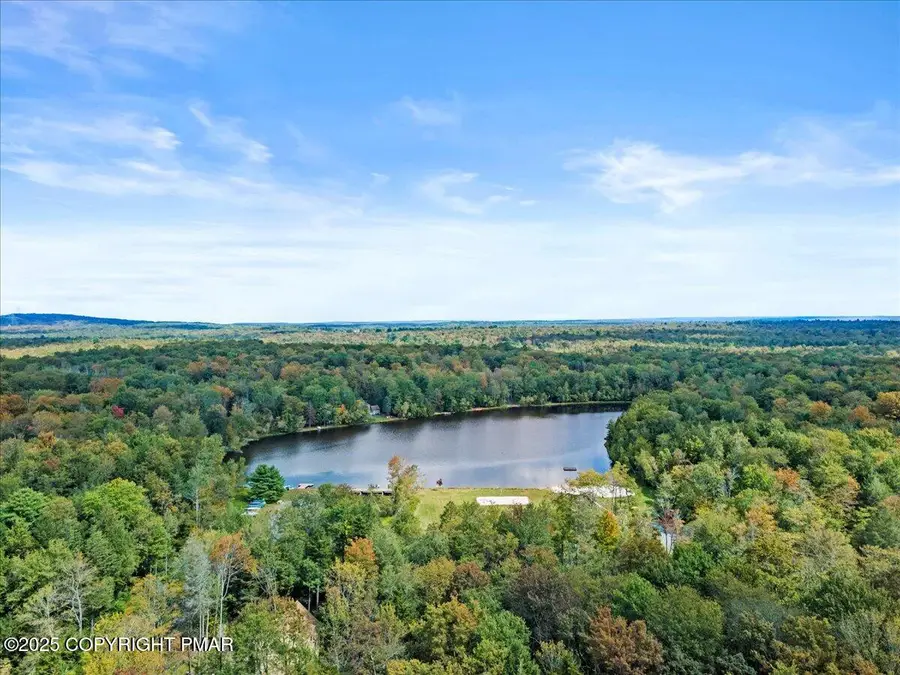 512 Sir Jeoffrey Court, Pocono Lake, PA 18347 - Image #3