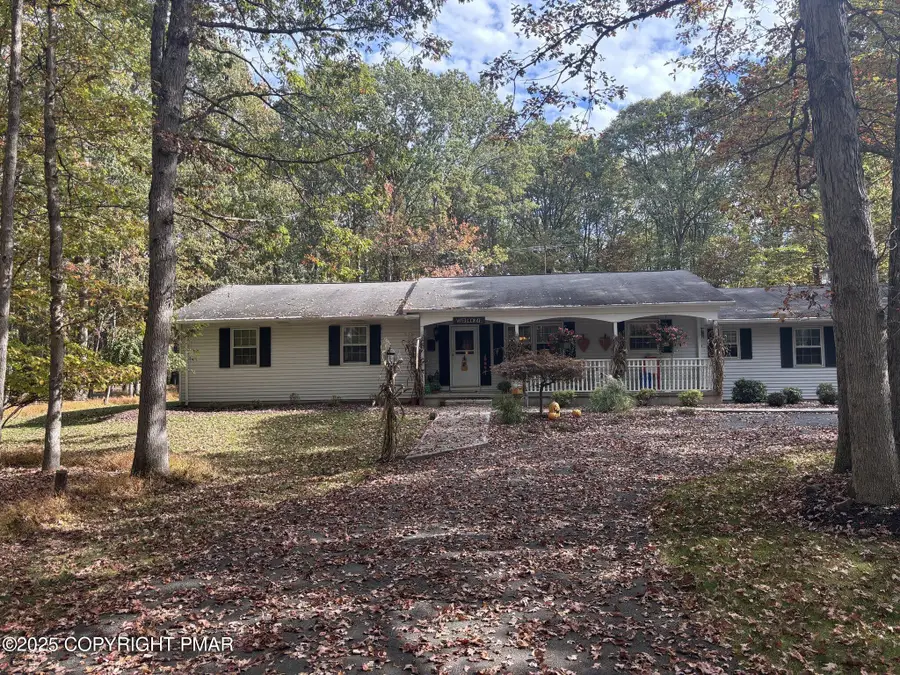 254 Blackthorn Drive, Saylorsburg, PA 18353 - Image #2