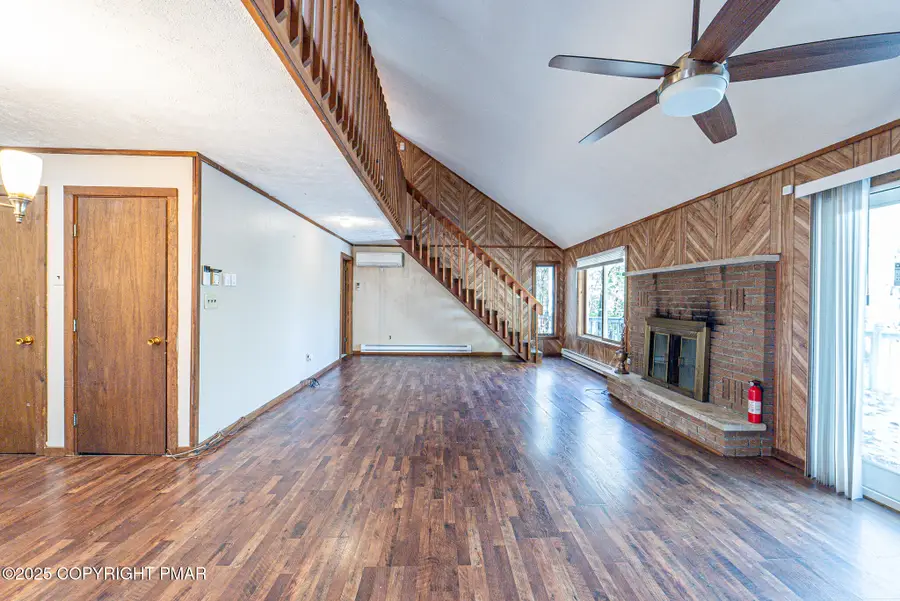 1562 Oak Lane, Bushkill, PA 18324 - Image #2