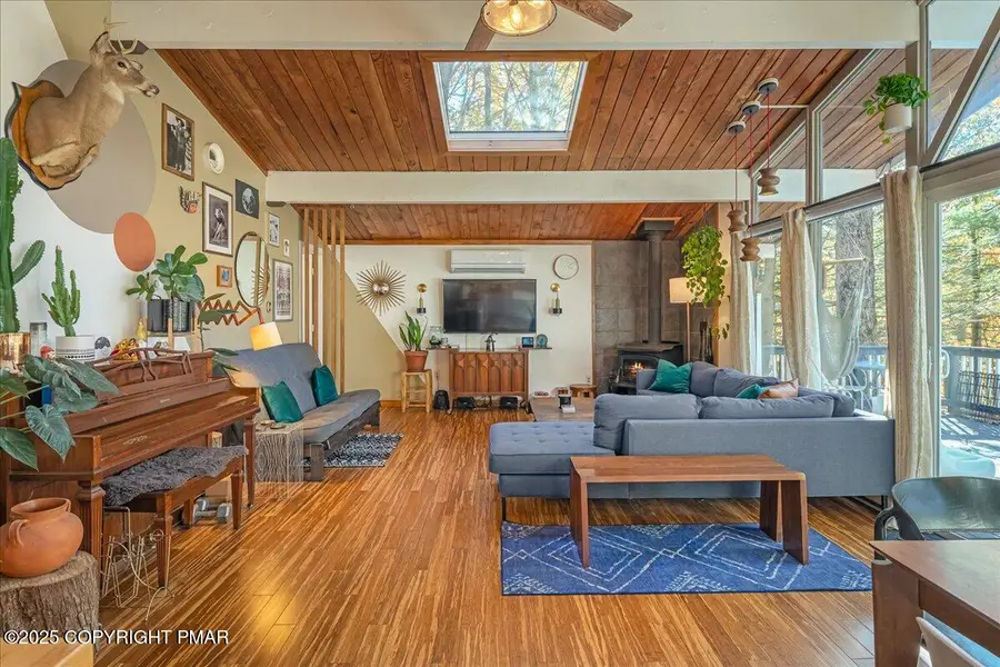 543 Clubhouse Drive, East Stroudsburg, PA 18302 - Image #3