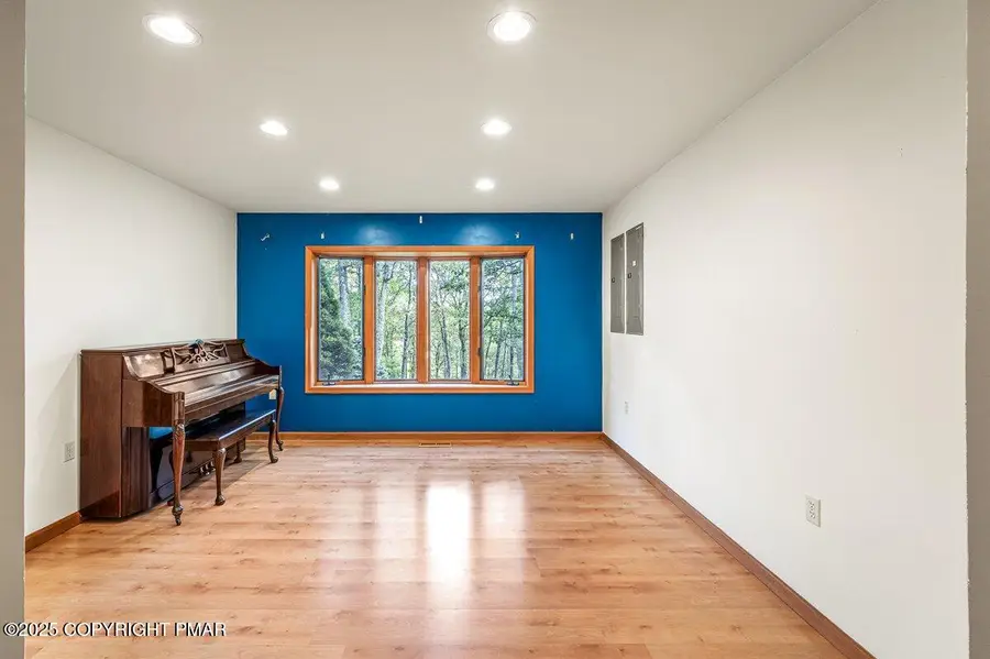 3245 Mountain View Drive, Tannersville, PA 18372 - Image #3