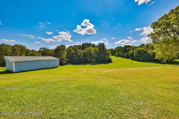 Summer Mountain Road, Palmerton, PA 18071