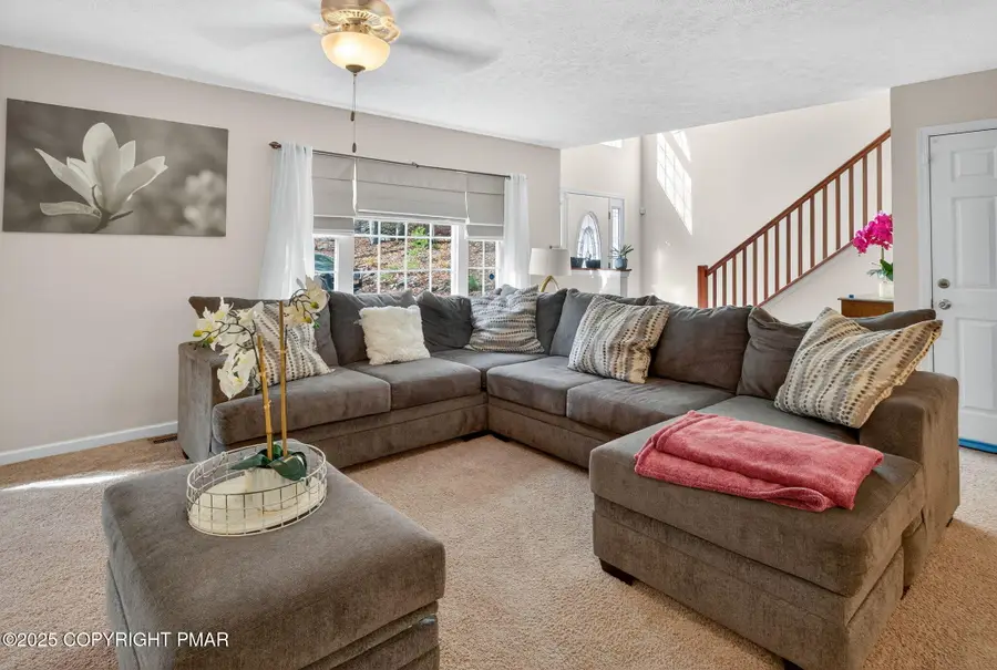 2541 Penn Hills Drive, Bartonsville, PA 18321 - Image #3