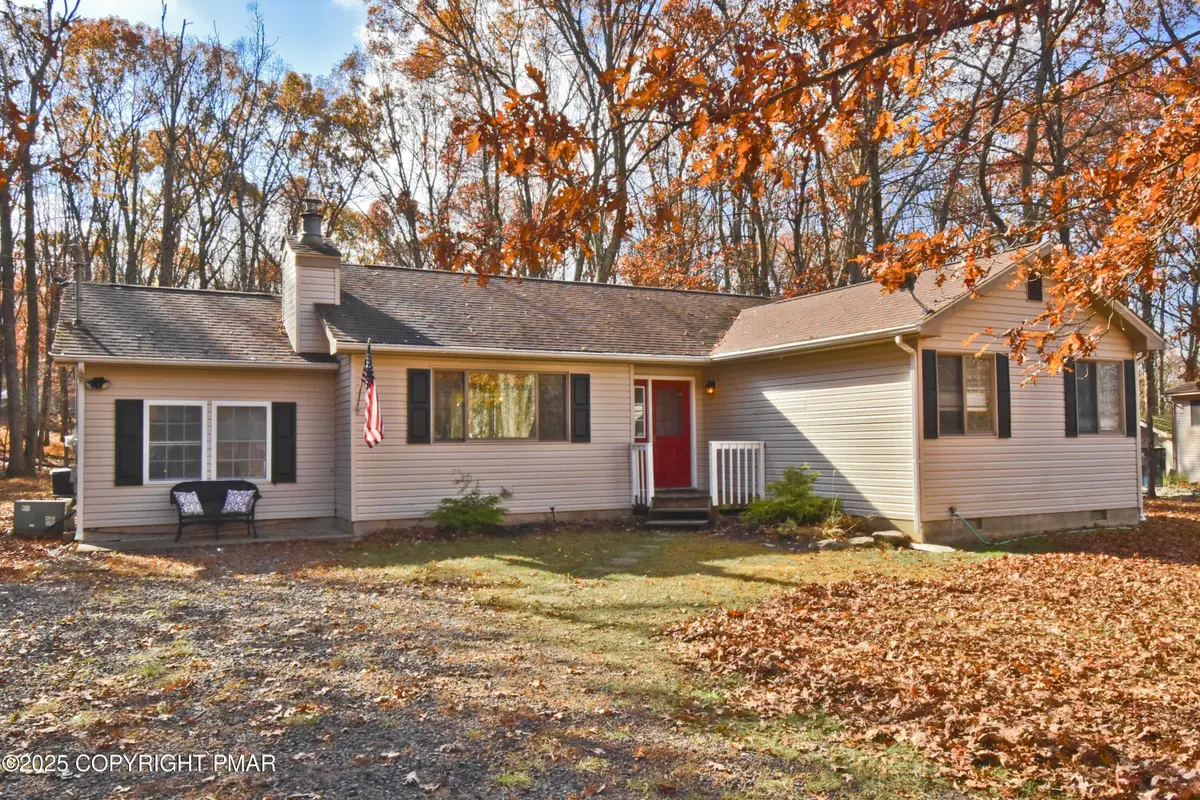 3282 Bluebird Drive, Bushkill, PA 18324 - Image #1