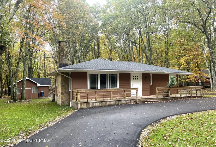 140 Davis Circle, Bushkill, PA 18324 - Image #2