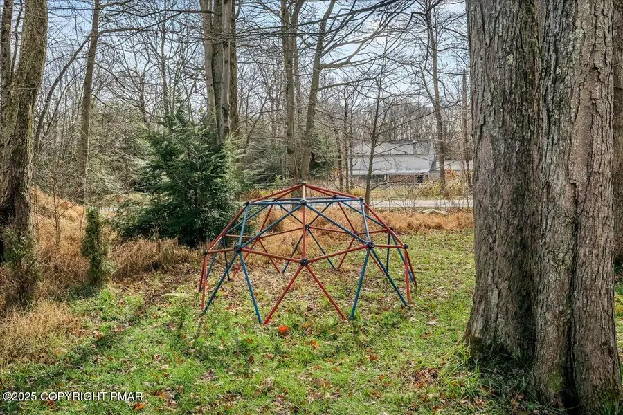 2127 Warwick Circle, Coolbaugh Township, PA 18466 - Image #3