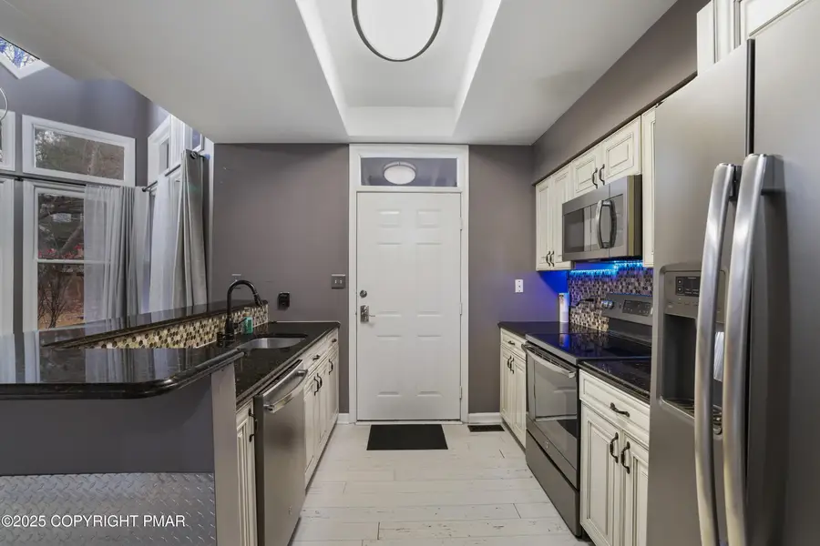 222 Abbington Drive, East Stroudsburg, PA 18302 - Image #2