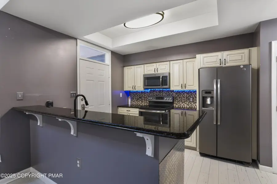 222 Abbington Drive, East Stroudsburg, PA 18302 - Image #3