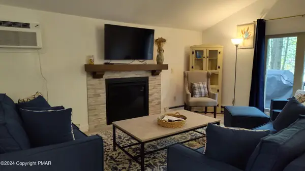 321 Stroud Court, Pocono Lake, PA 18347