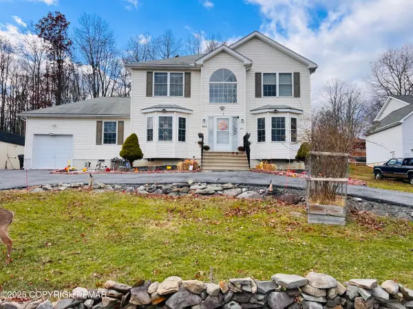 4373 Pine Ridge Drive E, Bushkill, PA 18324