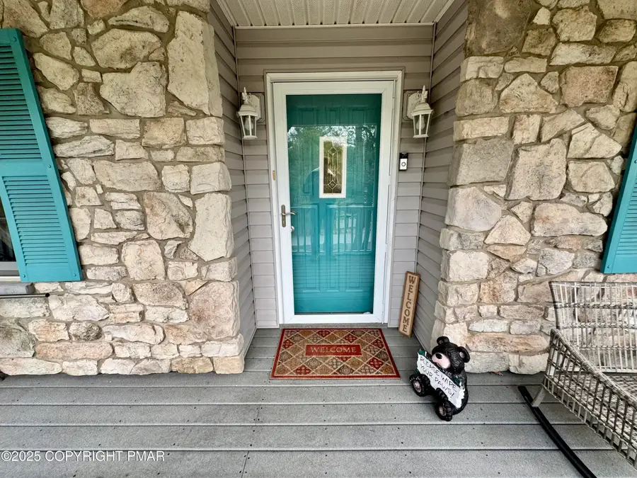 284 Eastshore Drive, East Stroudsburg, PA 18301 - Image #2