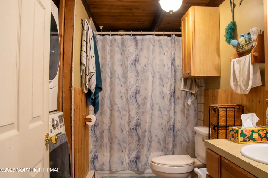 211 Gold Finch Road, Bushkill, PA 18324 - Image #2