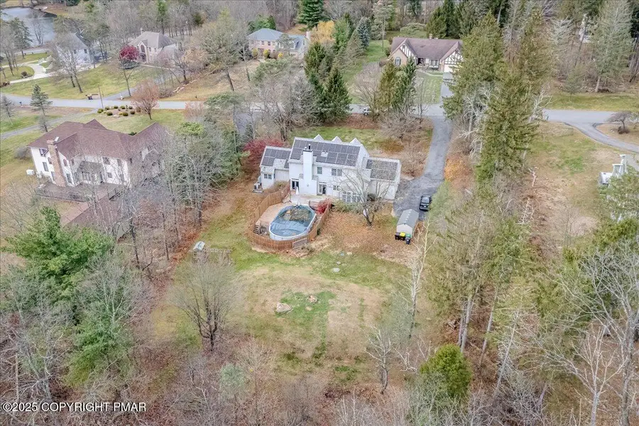 126 Devonshire Drive, Stroudsburg, PA 18360 - Image #2