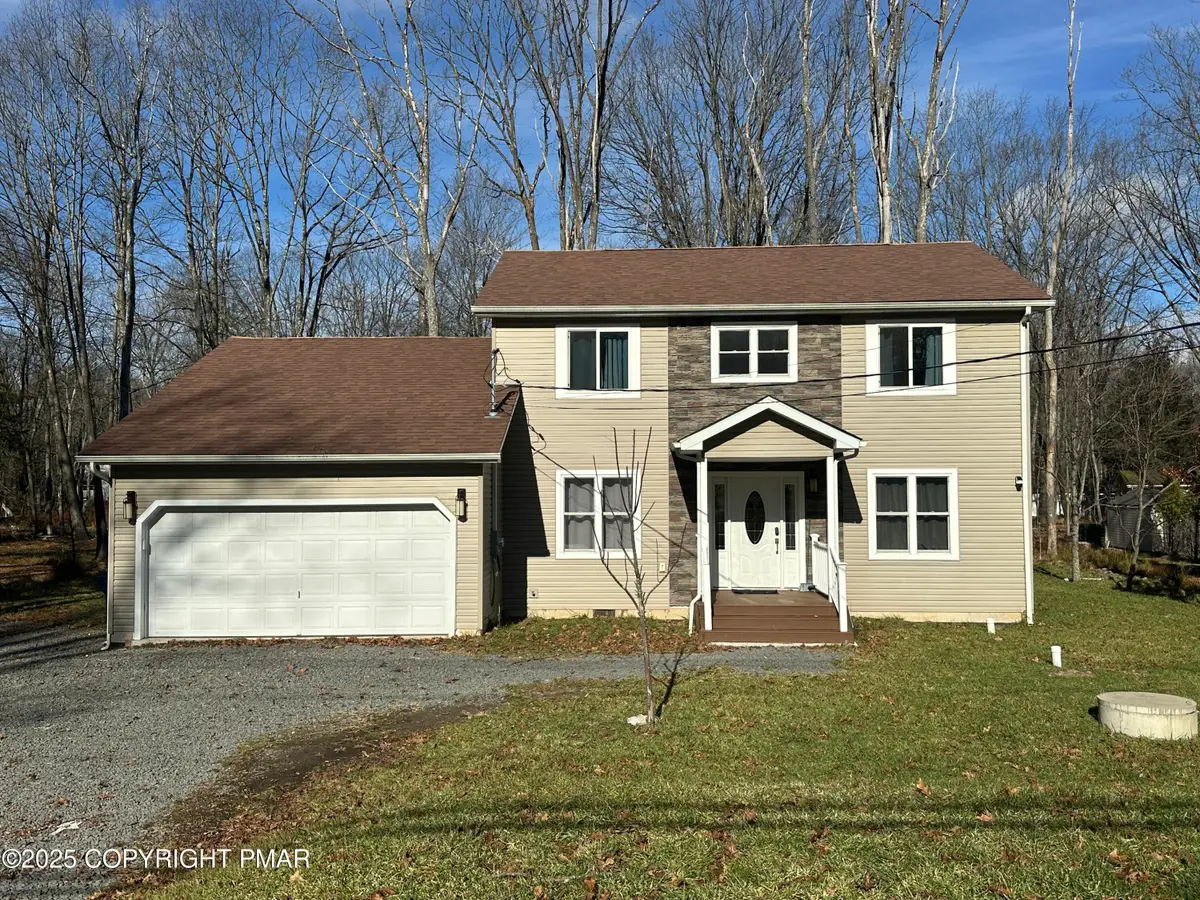 5186 Hummingbird Drive, Pocono Summit, PA 18346 - Image #1