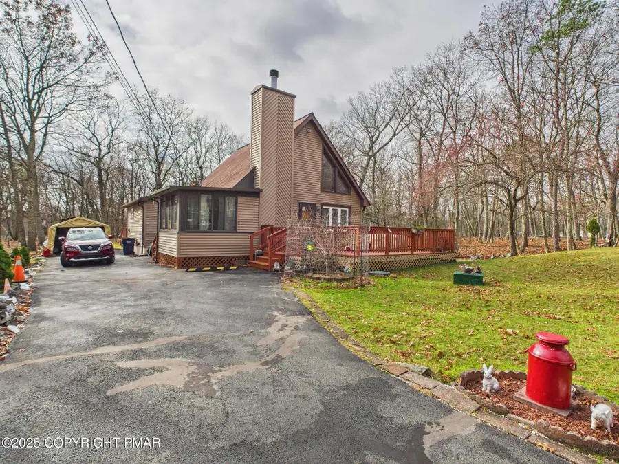 197 Hummingbird Trail, Bushkill, PA 18324 - Image #2