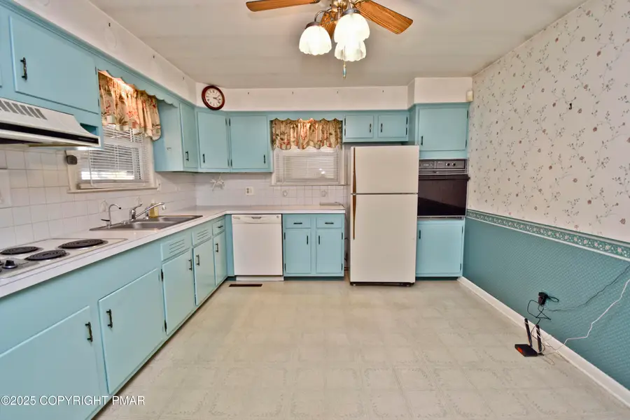 1750 Rosebriar Lane, Stroudsburg, PA 18360 - Image #3