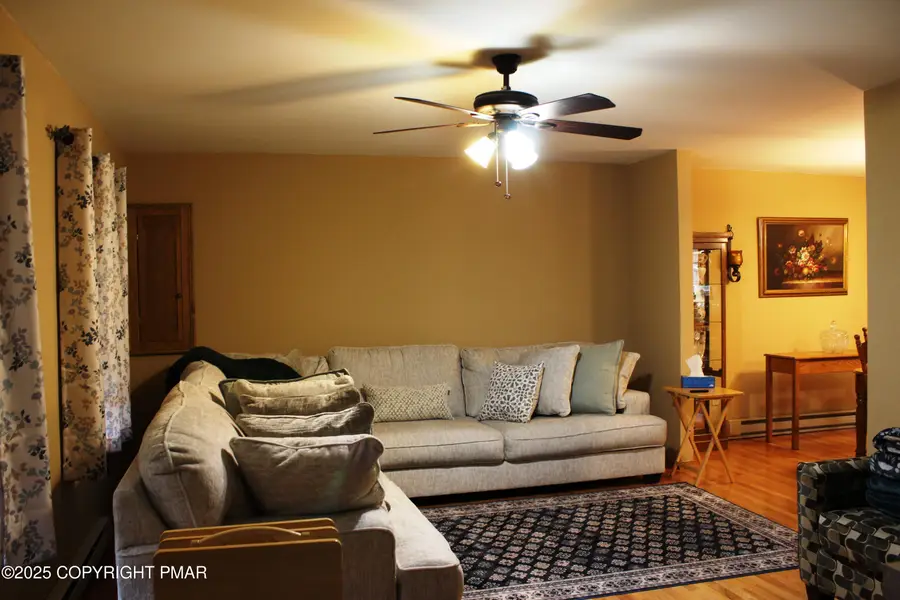 109 Blue Bird Way, East Stroudsburg, PA 18302 - Image #2