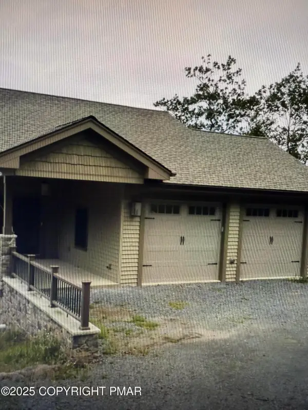 186 S Lake Dr, Lake Harmony, PA 18624