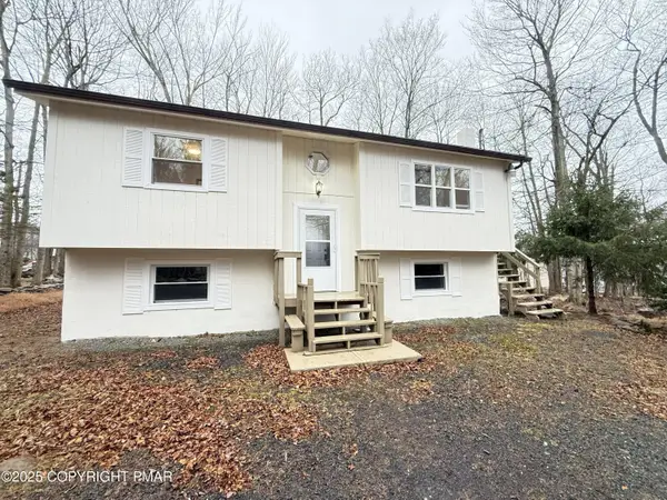 8066 Red Squirrel Drive, Tobyhanna, PA 18466