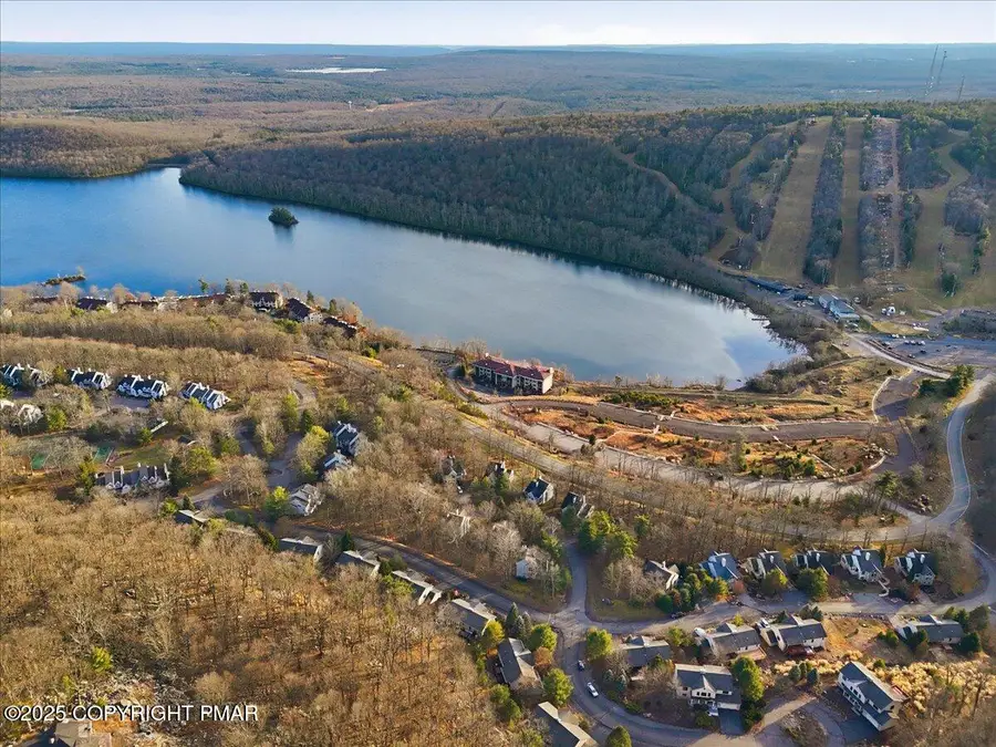 6 Fieldstone Court, Lake Harmony, PA 18624 - Image #3