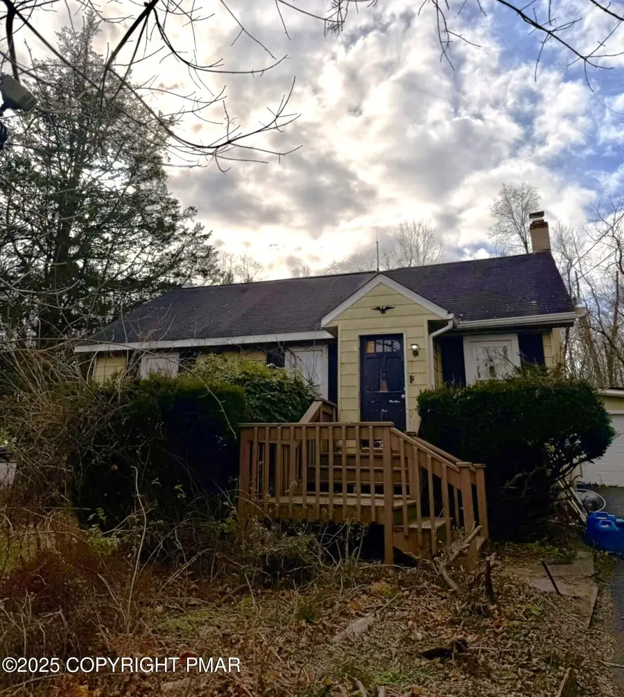 524 Independence Road, East Stroudsburg, PA 18301 - Image #2