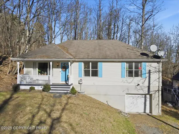 102 Longshore Circle, East Stroudsburg, PA 18302
